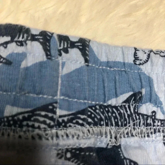 H&M Shorts Black & Blue Sharks  Size 2-3 Years - Picture 10 of 16